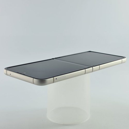 Смартфон Samsung Galaxy Z Flip3 128 GB Cream White USED **