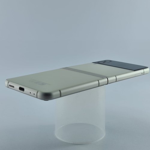 Смартфон Samsung Galaxy Z Flip3 128 GB Cream White USED **