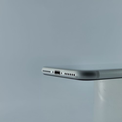 Смартфон Apple iPhone SE Gen.2 64 GB White USED **