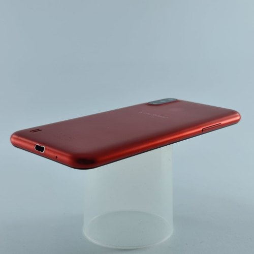 Смартфон Samsung Galaxy A01 16 GB Red USED **