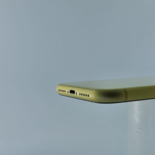 Смартфон Apple iPhone 11 64 GB Yellow USED **