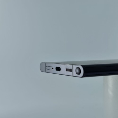 Смартфон Samsung Galaxy S22 Ultra 256 GB Black USED **