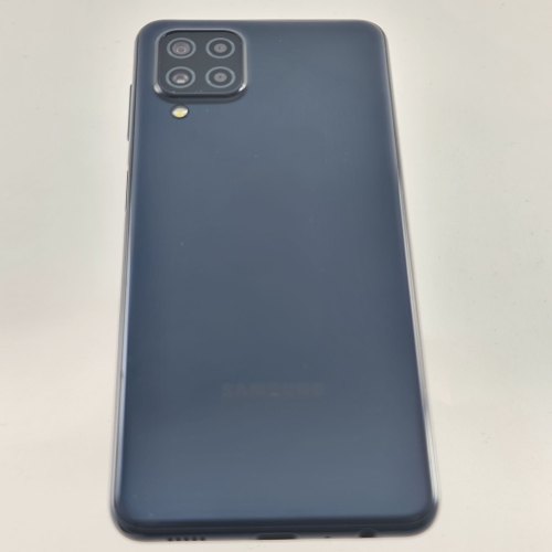 Смартфон Samsung Galaxy M32 128 GB Black USED **