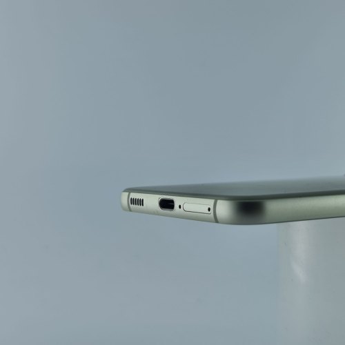 Смартфон Samsung Galaxy S21 FE 5G 128 GB Olive USED **