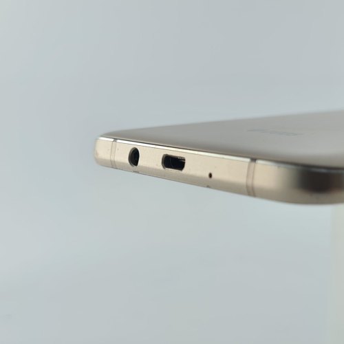 Смартфон Samsung Galaxy J7 2016 16 GB Gold USED **