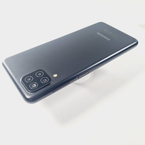 Смартфон Samsung Galaxy A12 64 GB Black USED **