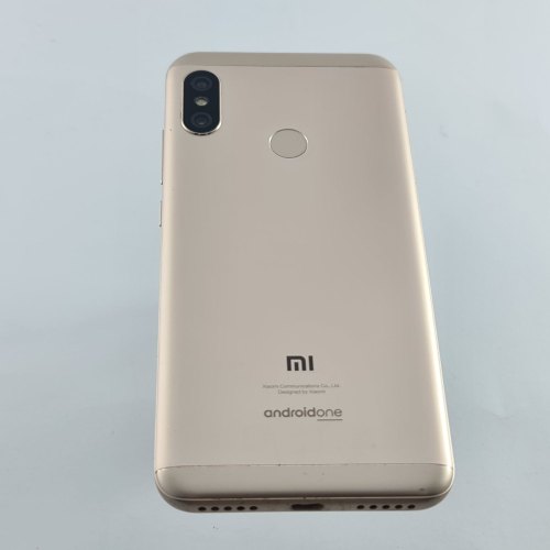 Смартфон Xiaomi Mi A2 lite 4/64Gb Gold USED **