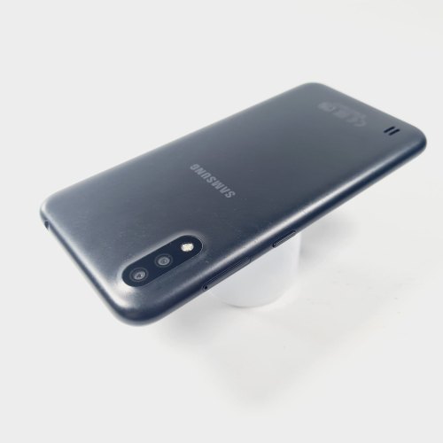Смартфон Samsung Galaxy A01 16 GB Black USED **