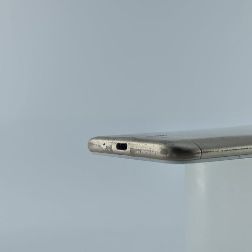Смартфон Xiaomi Redmi 6A 16 GB Gold USED **