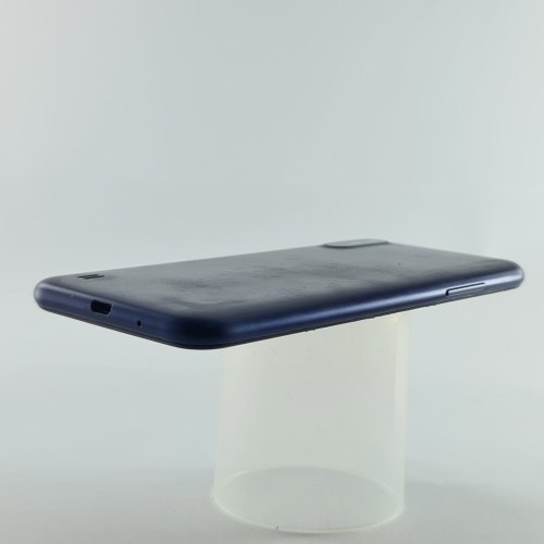 Смартфон Samsung Galaxy A01 16 GB Blue USED **