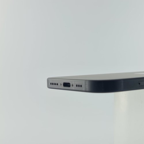 Смартфон Apple iPhone 15 512 GB Black USED **