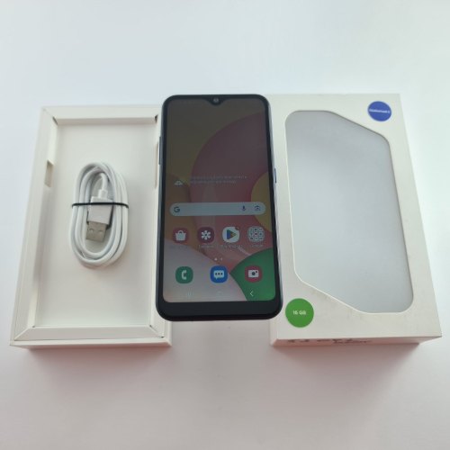 Смартфон Samsung Galaxy A01 16 GB Blue USED **