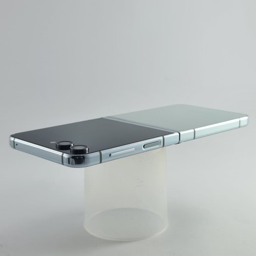 Смартфон Samsung Galaxy Z Flip 5 256 GB Light Green USED **