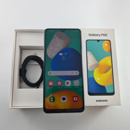 Смартфон Samsung Galaxy M32 128 GB Light Blue USED **