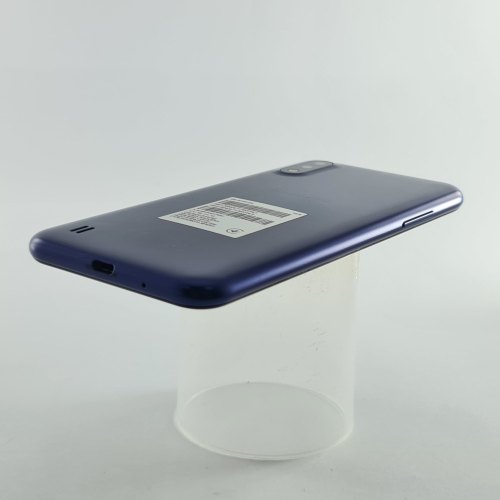 Смартфон Samsung Galaxy A01 16 GB Blue USED **