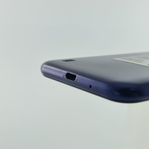 Смартфон Samsung Galaxy A01 16 GB Blue USED **