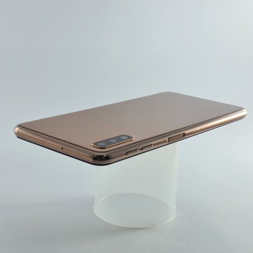Смартфон Samsung Galaxy A7 2018 64 GB Gold USED **