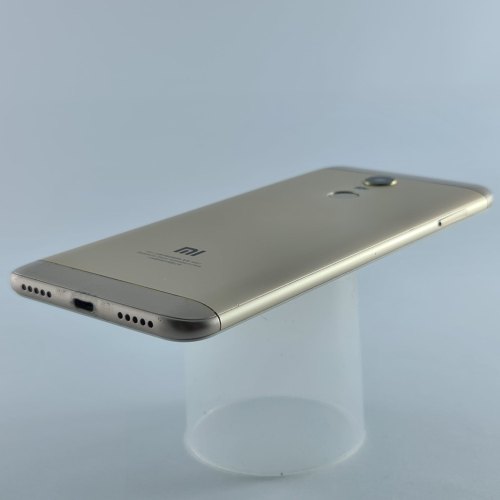 Смартфон Xiaomi Redmi 5 Plus 32 GB Gold USED **