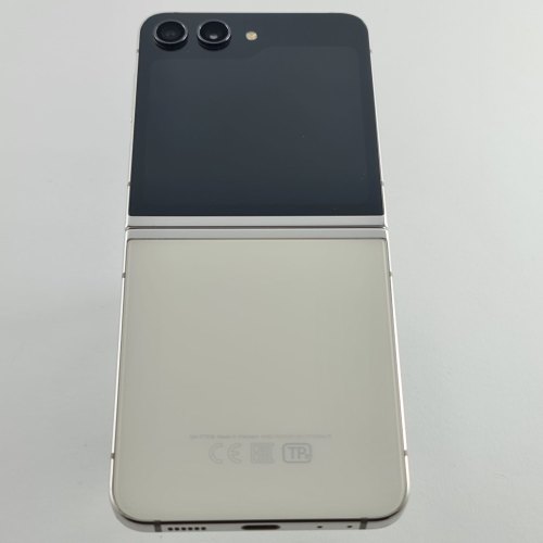 Смартфон Samsung Galaxy Z Flip 5 256 GB Beige USED **