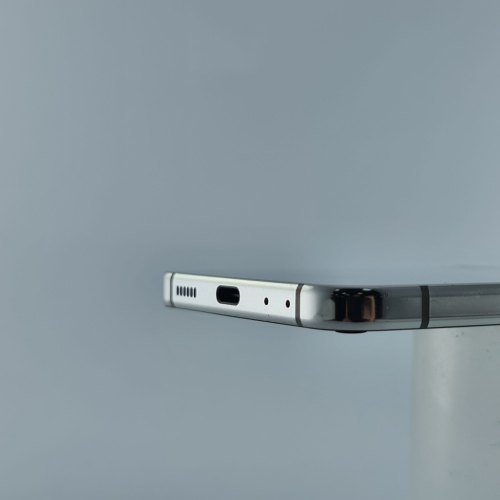 Смартфон Samsung Galaxy Z Flip 5 256 GB Beige USED **