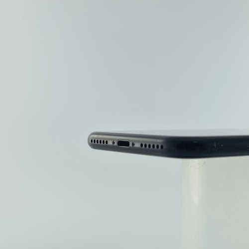 Смартфон Apple iPhone SE Gen.2 64 GB Black USED **