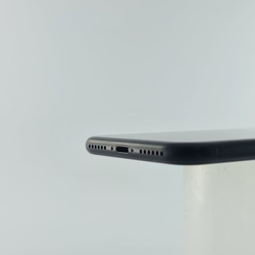 Смартфон Apple iPhone SE Gen.2 128 GB Black USED **