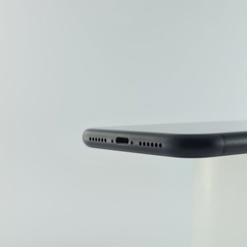Смартфон Apple iPhone 11 128 GB Black USED **