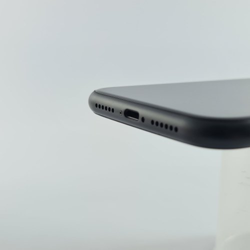 Смартфон Apple iPhone 11 64 GB Black USED **