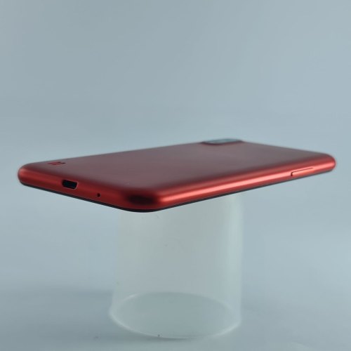 Смартфон Samsung Galaxy A01 16 GB Red USED **