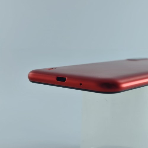 Смартфон Samsung Galaxy A01 16 GB Red USED **