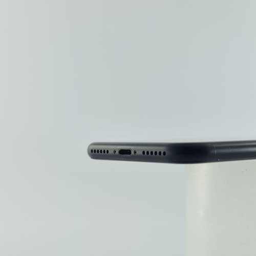 Смартфон Apple iPhone SE2 128GB Black USED **