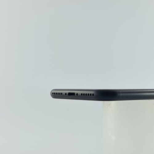 Смартфон Apple iPhone SE Gen.2 128 GB Black USED **