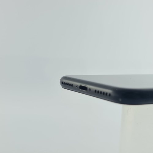 Смартфон Apple iPhone SE Gen.2 128 GB Black USED **