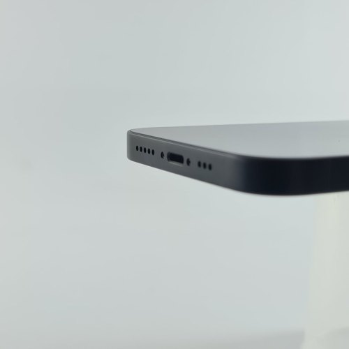 Смартфон Apple iPhone 13 256 GB Midnight USED **