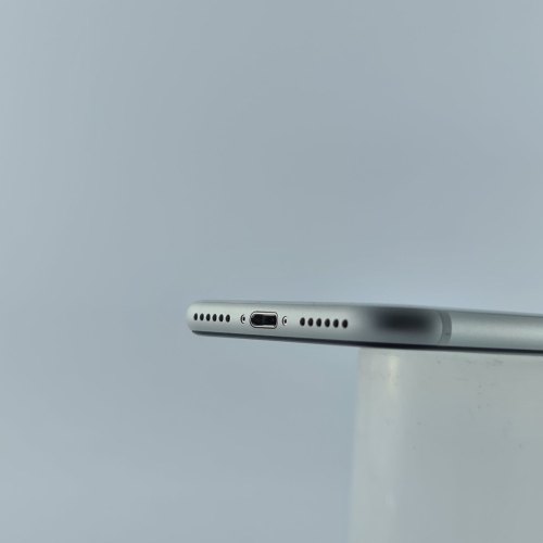 Смартфон Apple iPhone SE Gen.2 64 GB White USED **