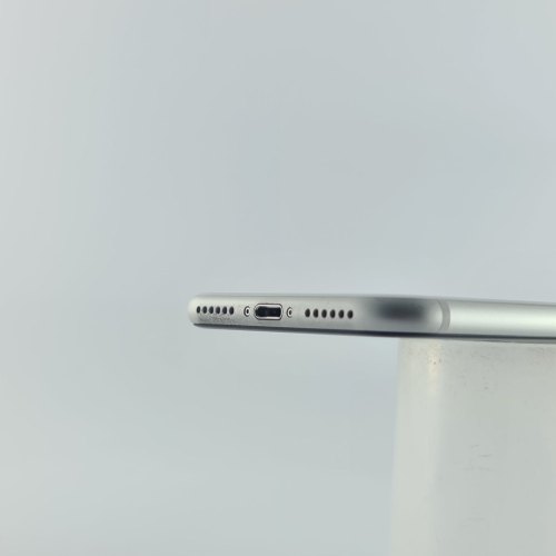 Смартфон Apple iPhone SE2 128GB White USED **