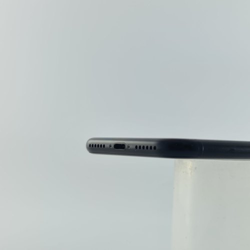 Смартфон Apple iPhone SE Gen.2 128 GB Black USED **