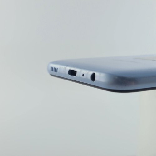 Смартфон Samsung Galaxy A04e 32 GB Light Blue USED **