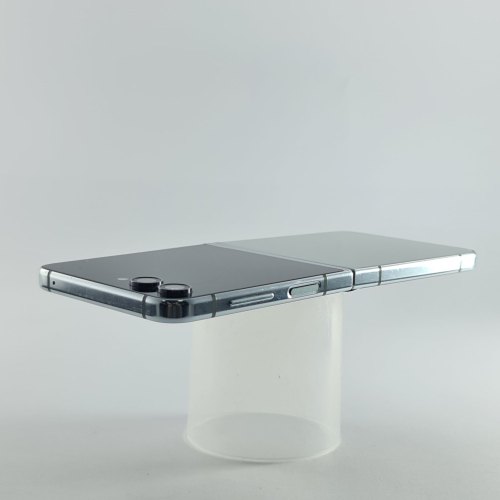 Смартфон Samsung Galaxy Z Flip 5 256 GB Light Green USED **