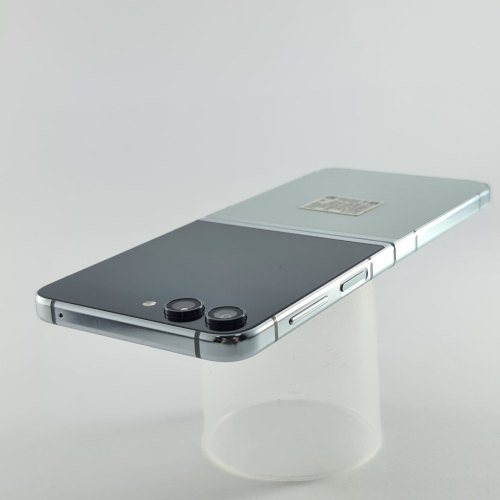 Смартфон Samsung Galaxy Z Flip 5 256 GB Light Green USED **