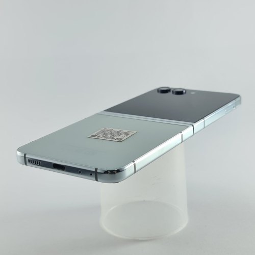 Смартфон Samsung Galaxy Z Flip 5 256 GB Light Green USED **