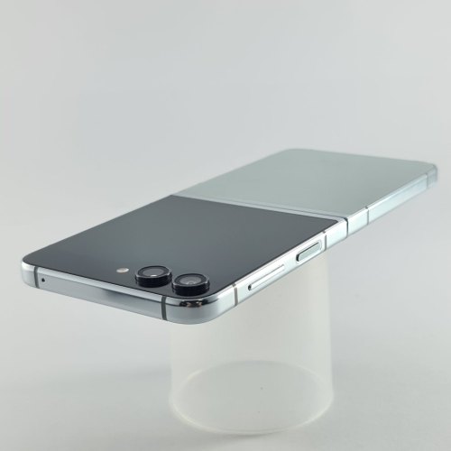 Смартфон Samsung Galaxy Z Flip 5 256 GB Light Green USED **