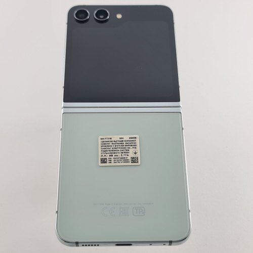 Смартфон Samsung Galaxy Z Flip 5 256 GB Light Green USED **