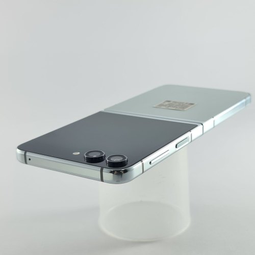 Смартфон Samsung Galaxy Z Flip 5 256 GB Light Green USED **