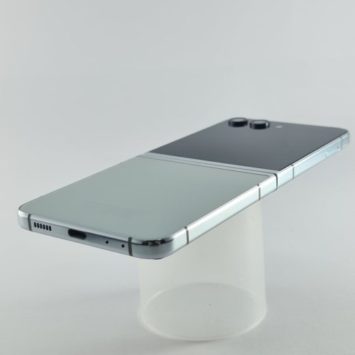 Смартфон Samsung Galaxy Z Flip 5 256 GB Light Green USED **