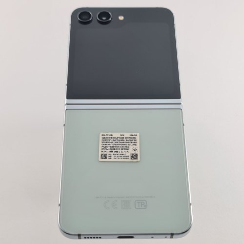 Смартфон Samsung Galaxy Z Flip 5 256 GB Light Green USED **