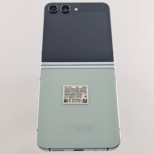 Смартфон Samsung Galaxy Z Flip 5 256 GB Light Green USED **