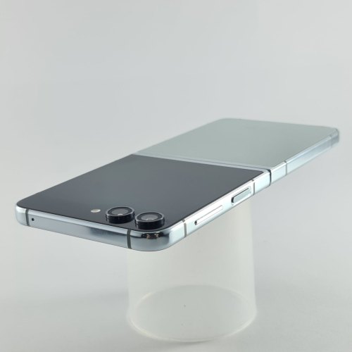 Смартфон Samsung Galaxy Z Flip 5 256 GB Light Green USED **