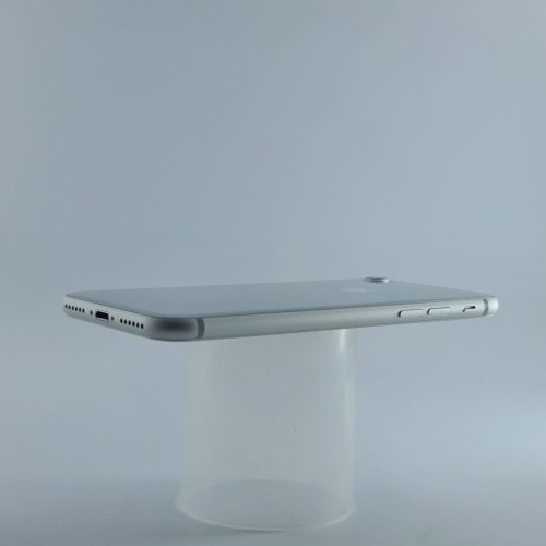 Смартфон Apple iPhone 8 64 GB Silver USED **