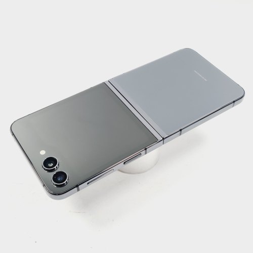 Смартфон Samsung Galaxy Flip 5 (F731B) 256Gb Grey (SM-F731BZAGSEK) USED **
